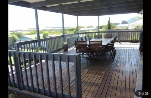 Middleton House | 90 Newell Ave Middleton *dog friendly (outside) Instagram #middletonescape