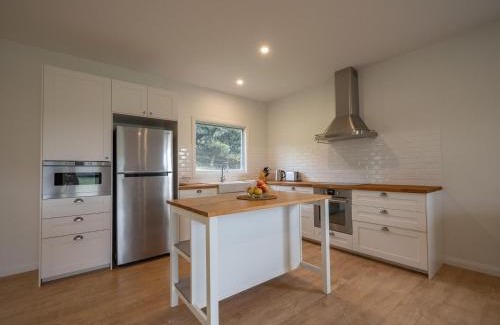 Central Tilba House | 90 Sherringham lane