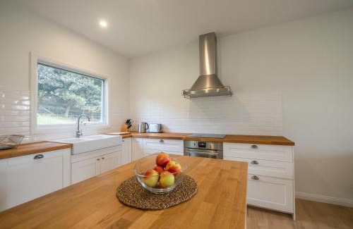 Central Tilba House | 90 Sherringham lane