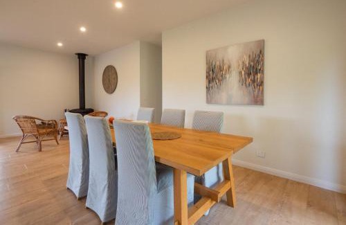 Central Tilba House | 90 Sherringham lane