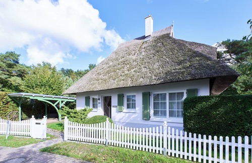 Peenemuende House | 90 Thatched-roof house Ginsterweg 13