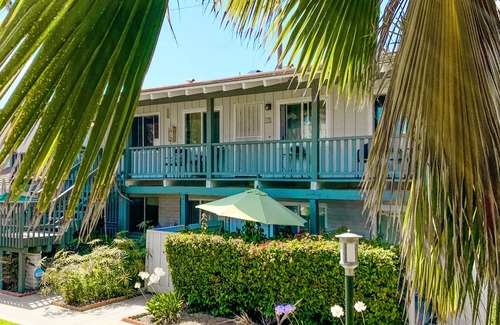 Carlsbad Village Condo | 90 Walk Score l Steps to Beach & Dining | Parking