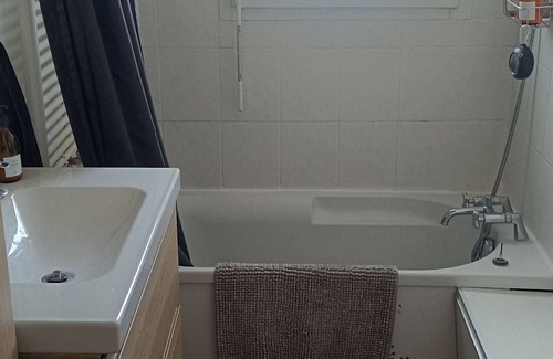 Houilles Apartment | 90m2 Rénové au Calme - 15 min de La Défense Arena