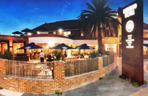 Rosebud House | 930 Big House OnTheBeach-30 metres Beach/Shops/Pub/Resturants-Leave Car Behind