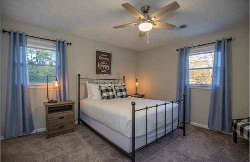 Addison Heights House | 941 Pine Manor