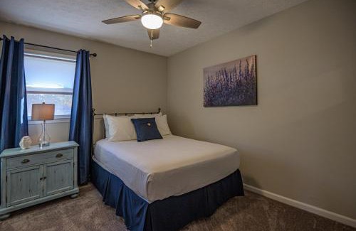 Addison Heights House | 941 Pine Manor