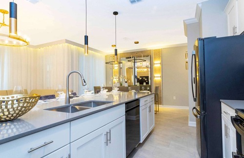 Four Corners House | 958 Amazing Town home 4 Bedrooms W/Pool Champions Gate