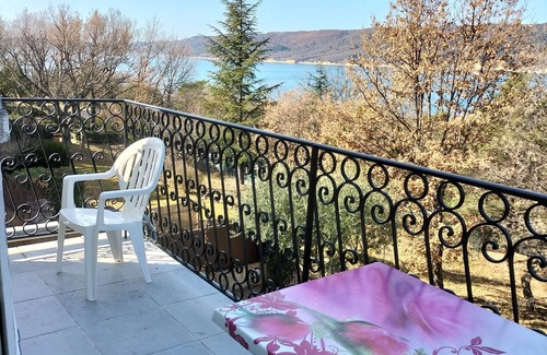 Les Salles-sur-Verdon Apartment | 95m2 apartment lake view