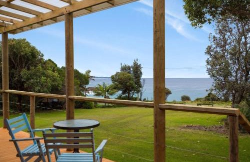 Dalmeny House | 98 Ocean Parade Rustic Log Cabin
