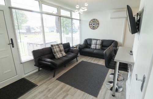 Chapel Saint Leonards House | 99 Cherry Park