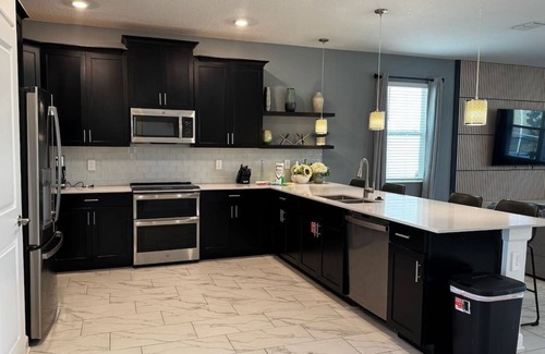 Four Corners House | 9BR Incredible Villa near Disney | Jurassic & Pool