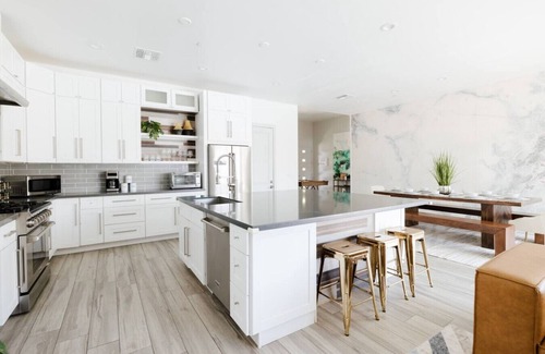 Hacienda Del Rey House | 9BR retreat w/fire pit & heated pool