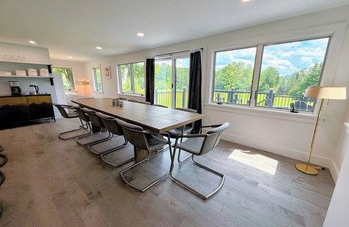 Bethlehem House | 9FR Renovated home with beautiful views, large yard, dogs welcome!