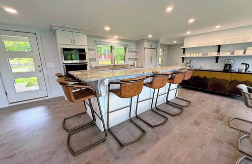 Bethlehem House | 9FR Renovated home with beautiful views, large yard, dogs welcome!