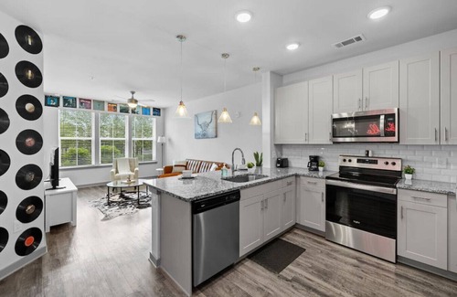 Metrocenter - North Rhodes Park Apartment | 9min to Broadway - Modern 1BR!