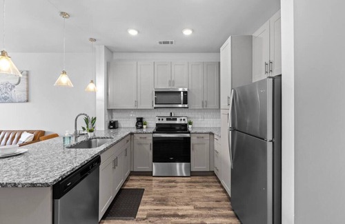 Metrocenter - North Rhodes Park Apartment | 9min to Broadway - Modern 1BR!