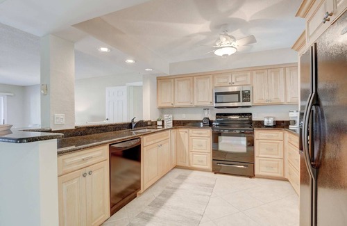 Royal Harbor Condo | A-1 - Waterfront Condo Near Naples Bay & Beaches