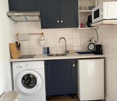 Rueil-Malmaison Apartment | A 10min de Paris La Défense et Roland garros appartement tout confort avec parking et climatisation