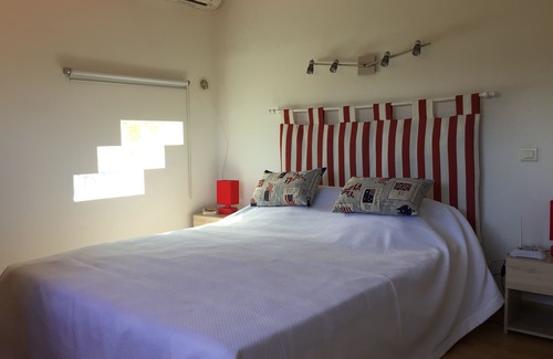 Corse-du-Sud Apartment | A 15 km D'ajaccio Rez de Jardin . Parking et Piscine Privés