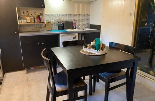 Carrieres-sur-Seine Apartment | A 15mn de Paris au Calme, Logement Tout Équipé Avec Jardin et lit Queen Size