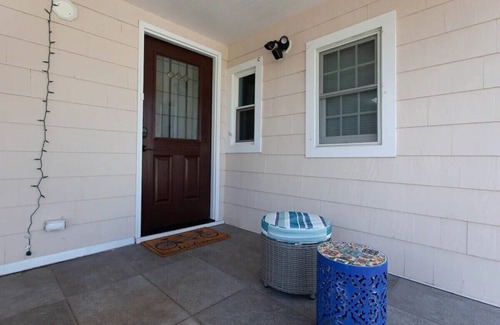 White Plains House | A 1BR close to White Plains Train Station