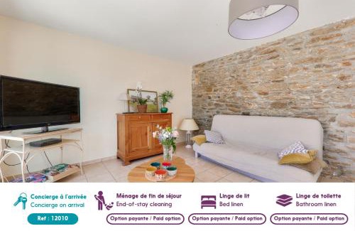 Sarzeau House | A 1km de la plage, maison en pierres pour 6