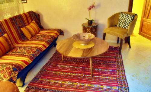 El Jadida Apartment | A 2 pas de la plage appartement cosy, confort, proche toutes commodités, Wifi haut débit, TV connectée, Netflix, Clim, Acte de mariage pour couple national