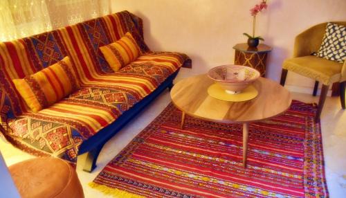 El Jadida Apartment | A 2 pas de la plage appartement cosy, confort, proche toutes commodités, Wifi haut débit, TV connectée, Netflix, Clim, Acte de mariage pour couple national