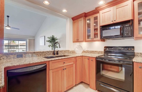 Royal Harbor Condo | A-2 - Waterfront Condo Near Naples Bay & Beaches