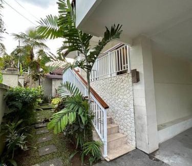 Kampial House | A 3 Bedrooms Lovely House in Nusa Dua