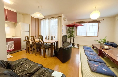 Hyakunincho House | A 3-minute walk from Shinjuku Kabukicho/Shin-Okubo Station ★ A detached inn