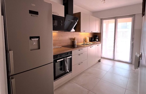 Sainte-Maxime City Centre Apartment | A 3 minutes de la plage et centre ville Appartement T3 4-6 personnes Wifi Garage