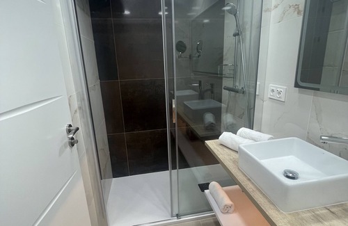 Cortes Apartment | A 300 mts de la Puerta Del Sol, Lujoso Apartamento con Altas Calidades