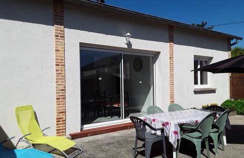 Saint-Meloir-des-Ondes House | A 5 Minutes de la Mer,mais en Campagne