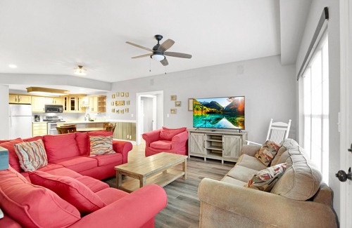 Camdenton House | A 5500 sq ft.Luxury Home~Huge Boat Dock~Perfect for Large Groups~Waterfront~Pool Table~Firepit