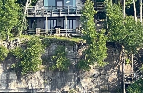 Gills Rock House | A Amazing Cliffside Home Rental