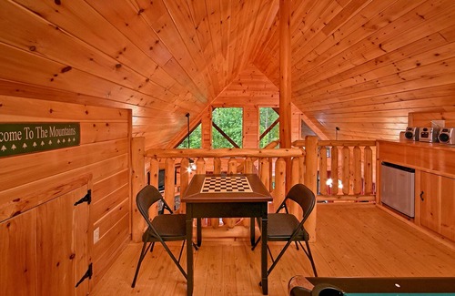 Caton Cabin | A Bear's Eye View: Your Elevated Smoky Mountain Escape!