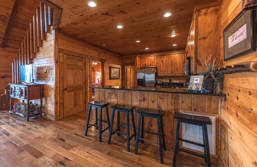 Mineral Bluff Cabin | A Bear`s Lair - Mountain View - Blue Ridge, GA
