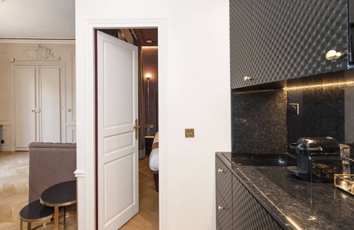 Champs-Elysees Apartment | A Beautiful 2-BR apartment in the Champs-Elysées