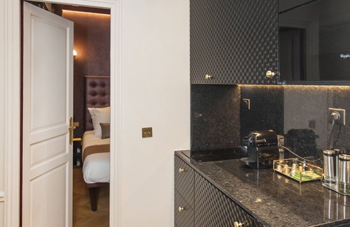 Champs-Elysees Apartment | A Beautiful 2-BR apartment in the Champs-Elysées
