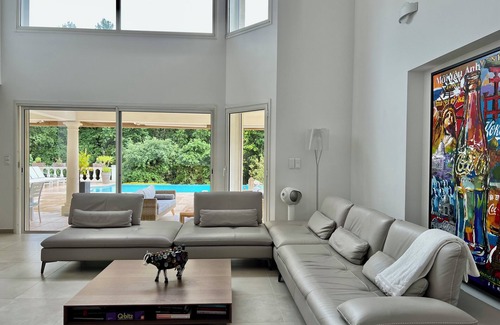 Biot House | A beautiful 5 bedroom modern villa located in Biot between Cannes and Nice.