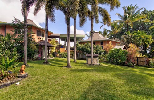 Kehena Beach Estates House | A beautiful Balinese style beach home by the famous Kehena Black Sand Beach