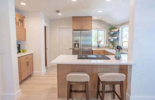 Historic District House | A Beautiful Bungalow in a Tropical Oasis!