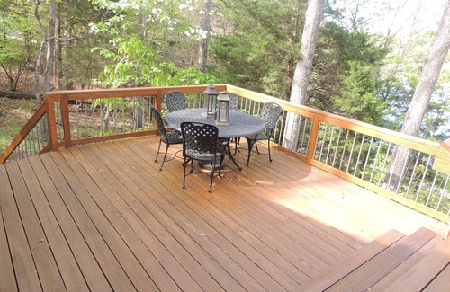 Innsbrook Ski Chalet | A beautiful custom chalet for large gatherings ready for your lake fun