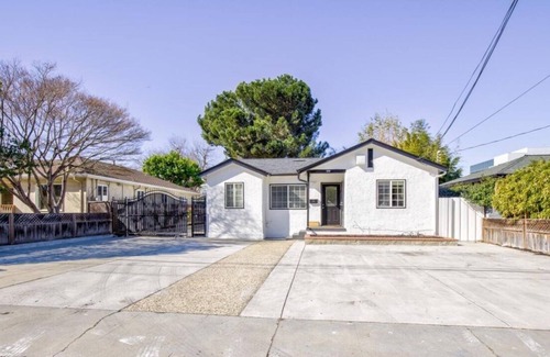 The Villas House | A beautiful house near Santana Row