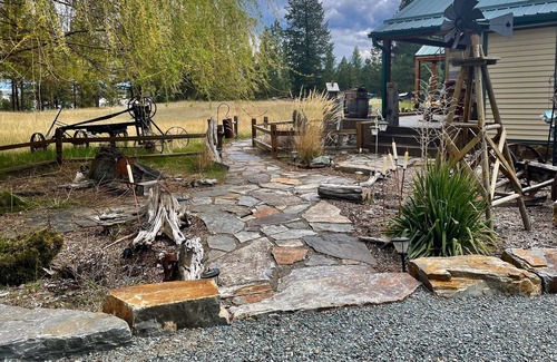 Rexford House | A Beautiful Log Cabin in West Kootenai