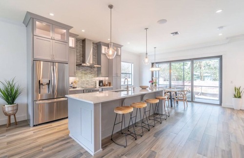 East Naples Villa | A beautiful modern luxury villa