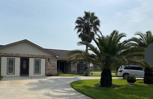Lillian House | A beautiful newly remodeled home close to the beach and Pensacola