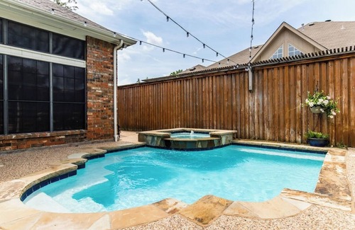 Lewisville House | A beautiful & quite home right off I-35 high way