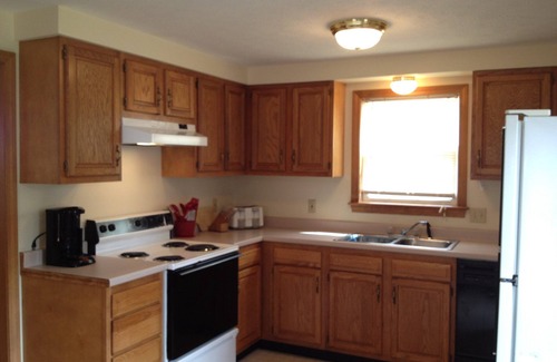 Ocean Park Cottage | A beautiful single-family cottage sits only a 1/2 block from the sandy beach!